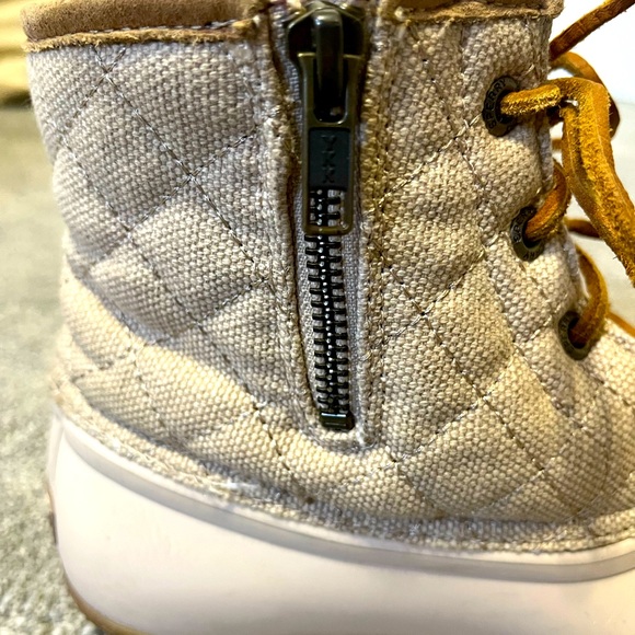 Tan Sperry Duck Boots. Size 7. - Picture 4 of 6